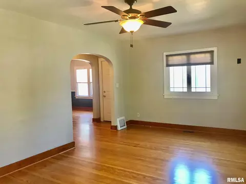 912 S Feldkamp Ave, Springfield, IL 62704 photo 6