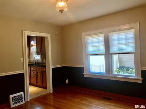 912 S Feldkamp Ave, Springfield, IL 62704 photo 8