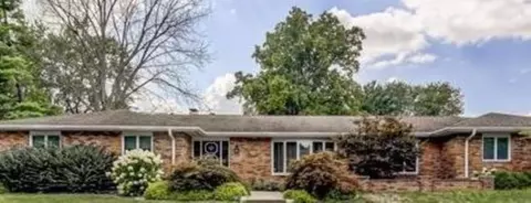 25 Oakmont Dr, Springfield, IL 62704 photo 2