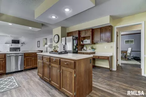 1609 Bent Oak Dr, Springfield, IL 62704 photo 8