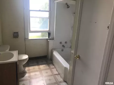 725 S 11th St, Springfield, IL 62703 photo 8