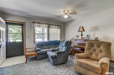 953 Flossmore Dr, Springfield, IL 62711 photo 3