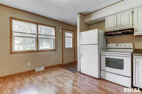 244 Hawkeye Way, Springfield, IL 62707 photo 9