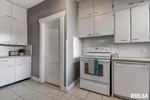 2020 N 5th St, Springfield, IL 62702 photo 8