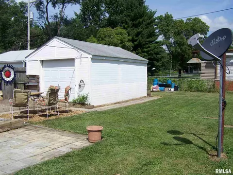 1741 E Griffiths Ave, Springfield, IL 62702 photo 2