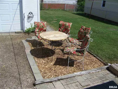 1741 E Griffiths Ave, Springfield, IL 62702 photo 3