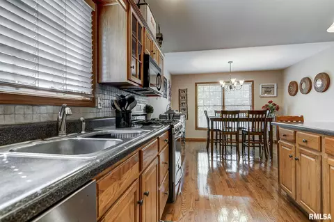 5016 Manhattan Dr, Springfield, IL 62711 photo 10