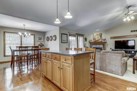 5016 Manhattan Dr, Springfield, IL 62711 photo 11