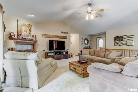 5016 Manhattan Dr, Springfield, IL 62711 photo 4