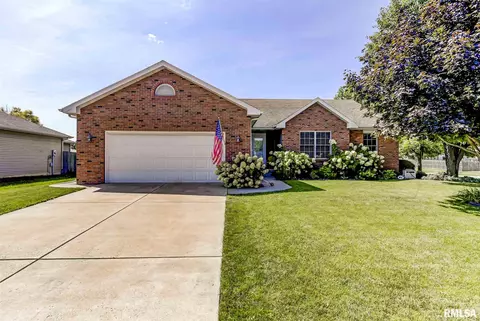 5016 Manhattan Dr, Springfield, IL 62711 photo 1