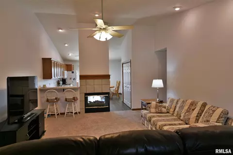 6322 Hayley Ct, Springfield, IL 62712 photo 5