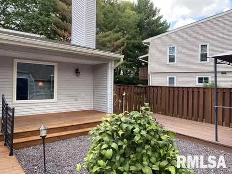 82 Country Pl, Springfield, IL 62703 photo 2
