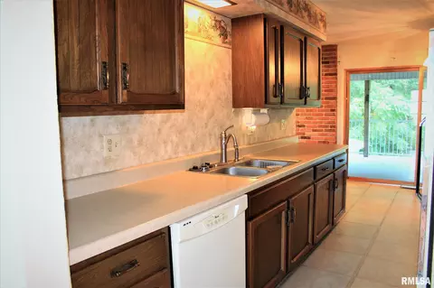 53 Etherton Ln, Springfield, IL 62712 photo 7