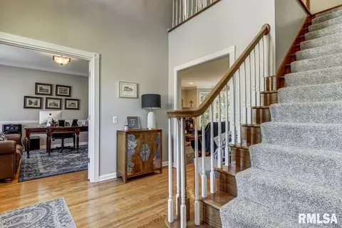 800 Fairfax Ct, Springfield, IL 62702 photo 12