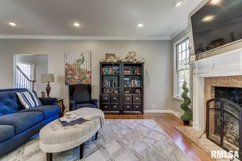 800 Fairfax Ct, Springfield, IL 62702 photo 15