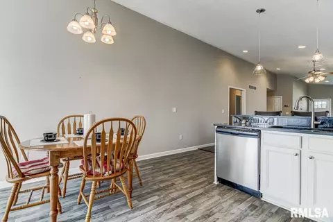 2904 Tanner Rd, Springfield, IL 62702 photo 10