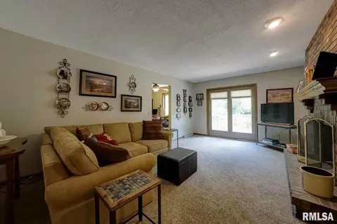 15 Boulder Point Dr, Springfield, IL 62711 photo 8
