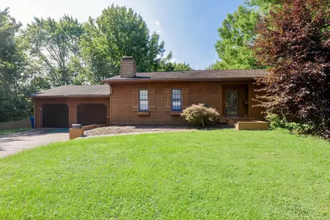 2120 Shabbona Dr, Springfield, IL 62702 photo 1