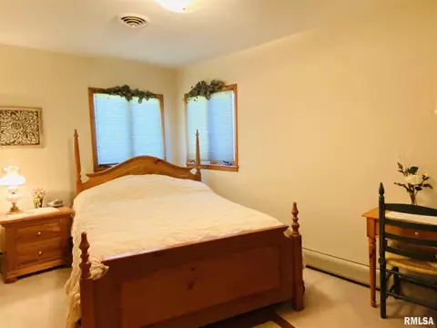 702 Cherry St, Abingdon, IL 61410 photo 21