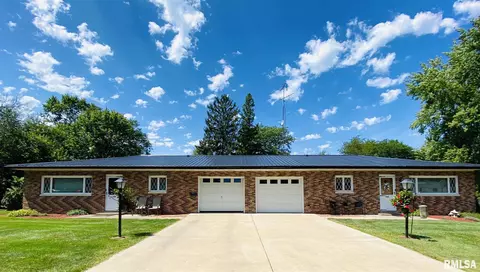 702 Cherry St, Abingdon, IL 61410 photo 1