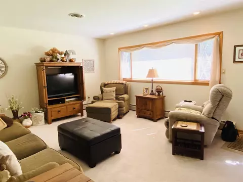 702 Cherry St, Abingdon, IL 61410 photo 18