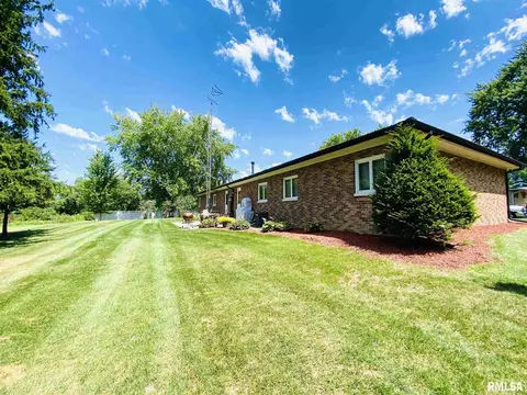 702 Cherry St, Abingdon, IL 61410 photo 4