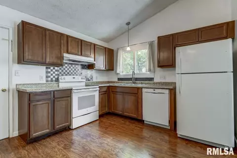 26 W Hollybrook Dr, Springfield, IL 62704 photo 9