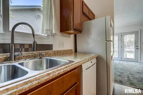 26 W Hollybrook Dr, Springfield, IL 62704 photo 7