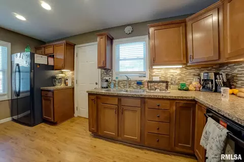 3542 Sherman St, Springfield, IL 62703 photo 4