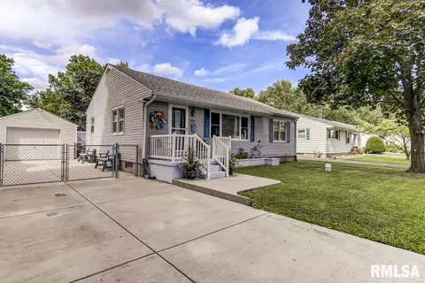 1931 E Hood St, Springfield, IL 62703 photo 4