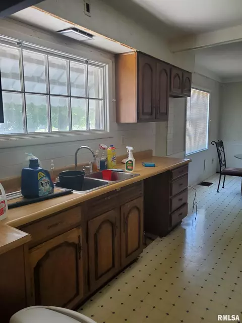 3307 Enos Ave, Springfield, IL 62702 photo 5