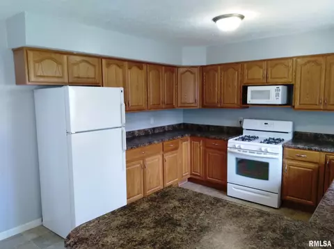 2424 Sangamon Ave, Springfield, IL 62702 photo 10