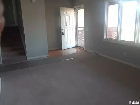 2424 Sangamon Ave, Springfield, IL 62702 photo 7