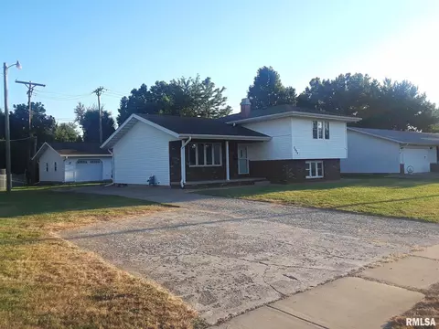 2424 Sangamon Ave, Springfield, IL 62702 photo 2