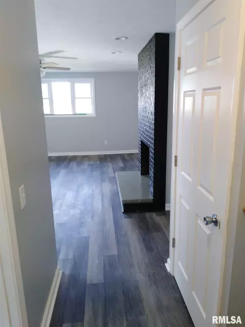 2424 Sangamon Ave, Springfield, IL 62702 photo 16