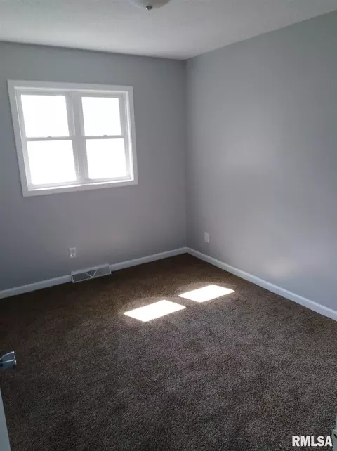 2424 Sangamon Ave, Springfield, IL 62702 photo 25