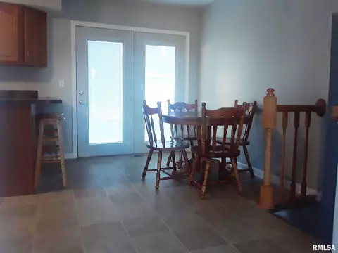 2424 Sangamon Ave, Springfield, IL 62702 photo 13