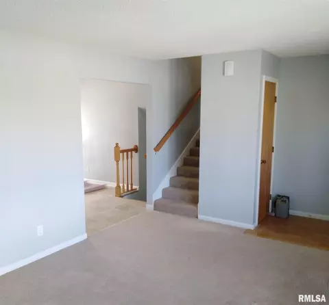 2424 Sangamon Ave, Springfield, IL 62702 photo 9