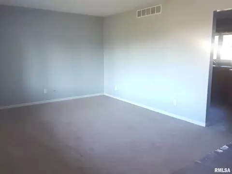 2424 Sangamon Ave, Springfield, IL 62702 photo 8
