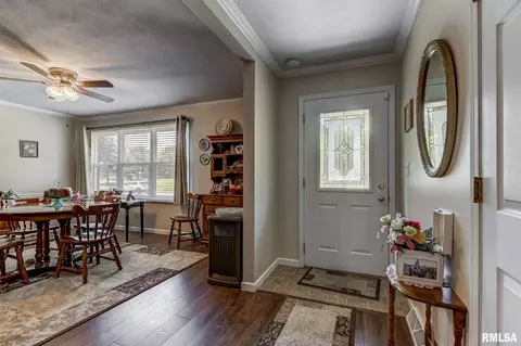 18 Wind Cave Dr, Springfield, IL 62712 photo 2