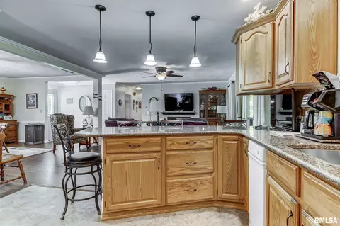 18 Wind Cave Dr, Springfield, IL 62712 photo 5