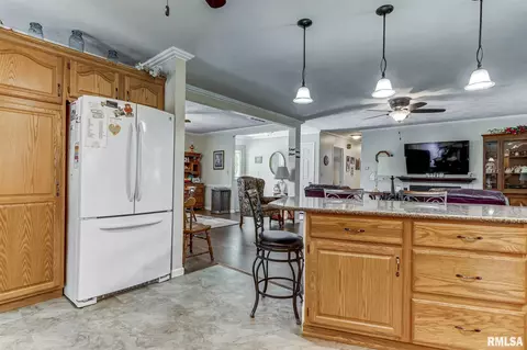 18 Wind Cave Dr, Springfield, IL 62712 photo 6