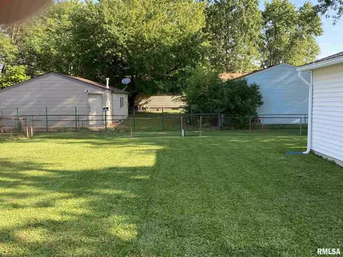 2317 Dunwich Dr, Springfield, IL 62702 photo 4