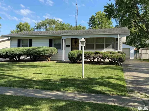 2317 Dunwich Dr, Springfield, IL 62702 photo 2