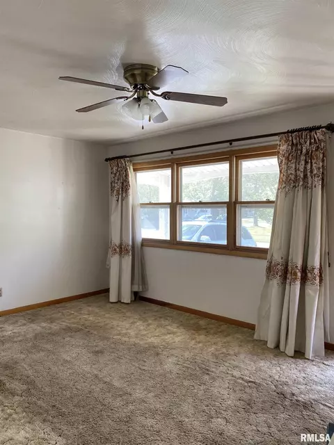 2317 Dunwich Dr, Springfield, IL 62702 photo 6
