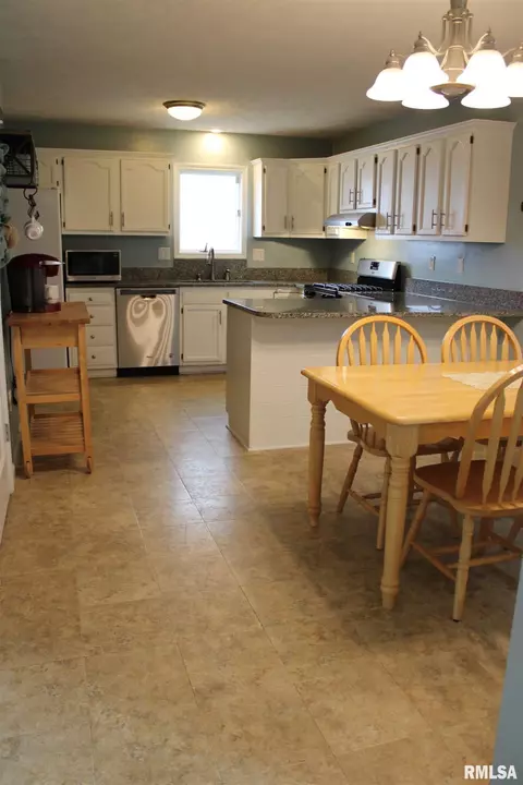 4517 Venetian Dr, Springfield, IL 62703 photo 12