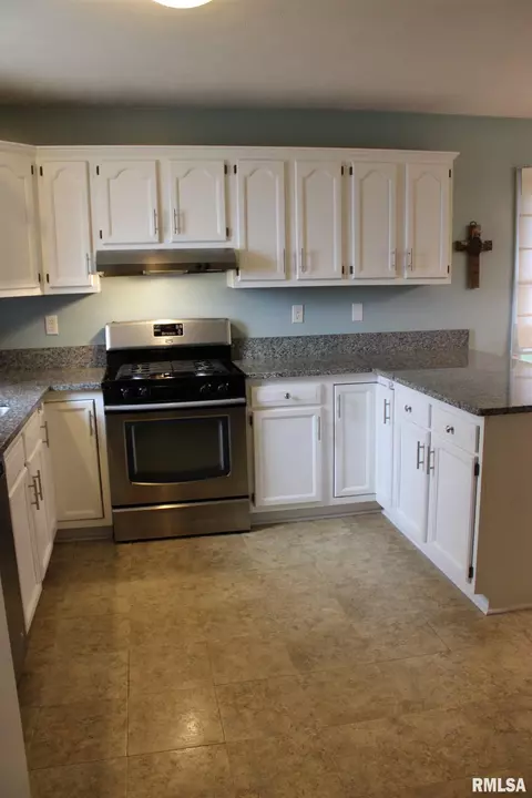 4517 Venetian Dr, Springfield, IL 62703 photo 6