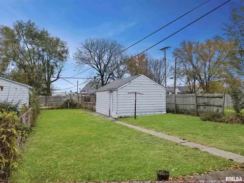 1707 E Moffat Ave, Springfield, IL 62702 photo 3