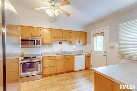 520 Witherspoon Dr, Springfield, IL 62704 photo 6