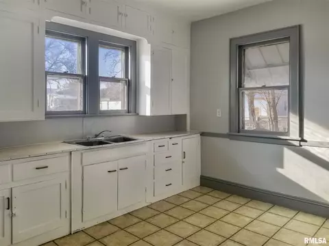 1113 N 10th St, Springfield, IL 62702 photo 7